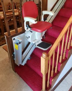 20200804_154306 Merits Stair Lift Mechanical Hinged Rail