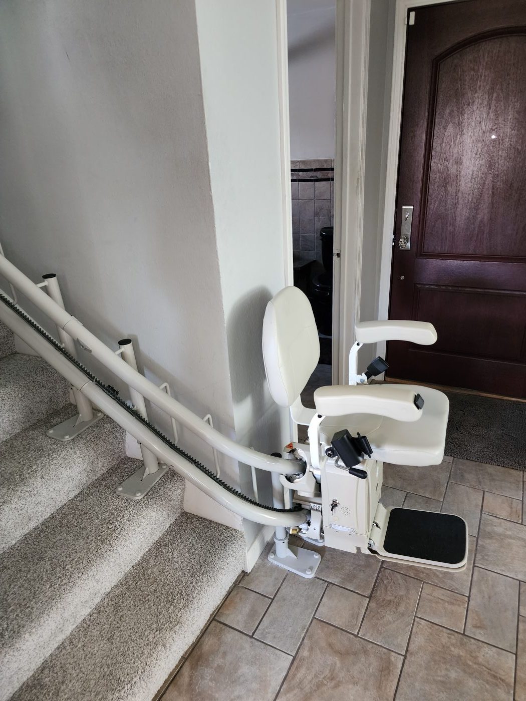 The Pilot Navigator E604 Curved Stairlift